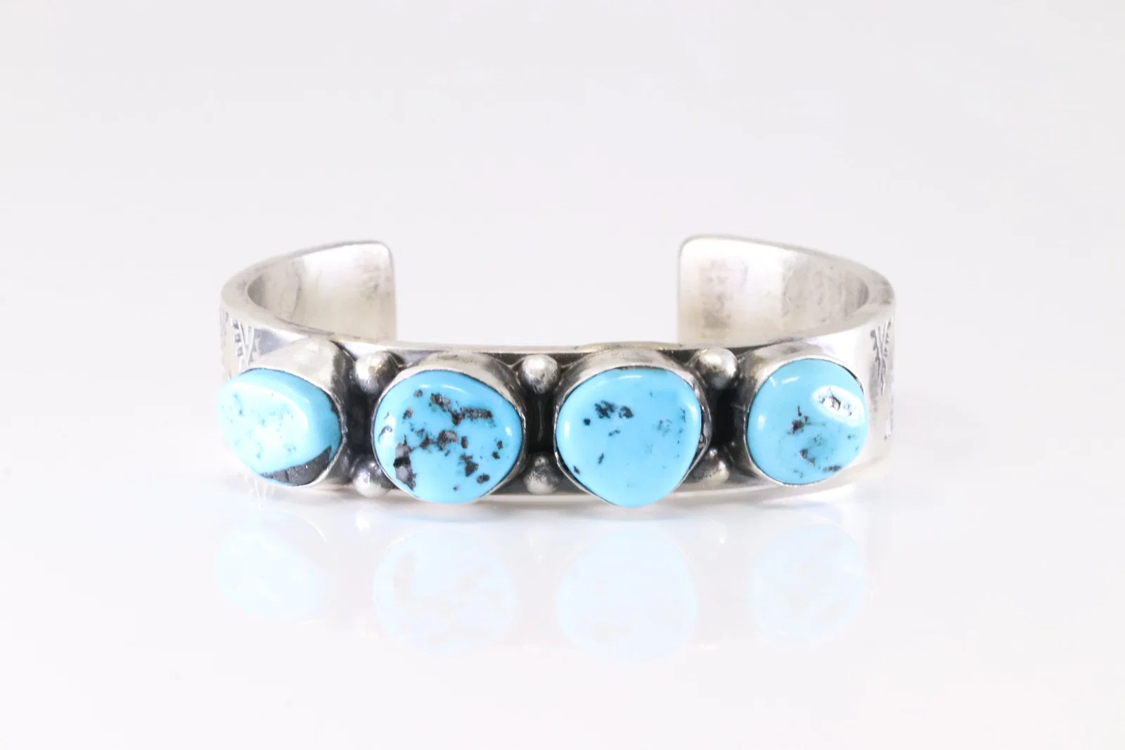 Native America Navajo Sterling Silver Sleeping Beauty Turquoise Bracelet Cuff By Wilson Dawes.