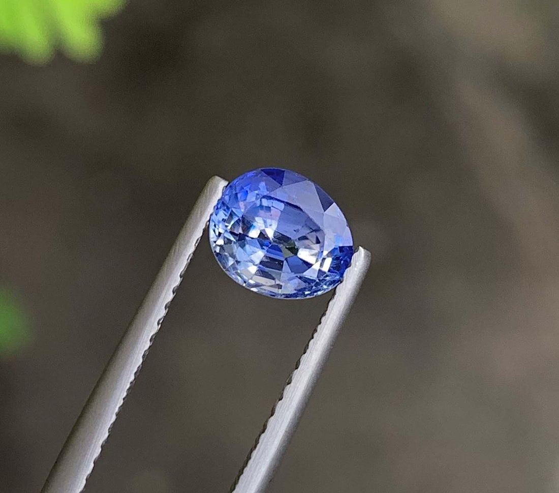 Natural Blue Sapphire: Faceted Oval Cut Gemstone For Jewelry 6.02 CTs