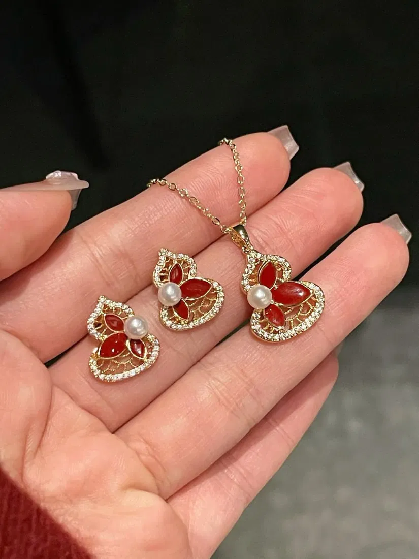 Natural freshwater pearl set