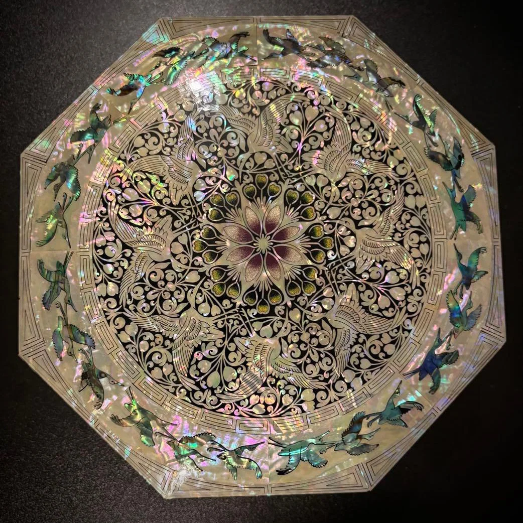 Octagonal Shell-Inlaid Lacquer Bento Box
