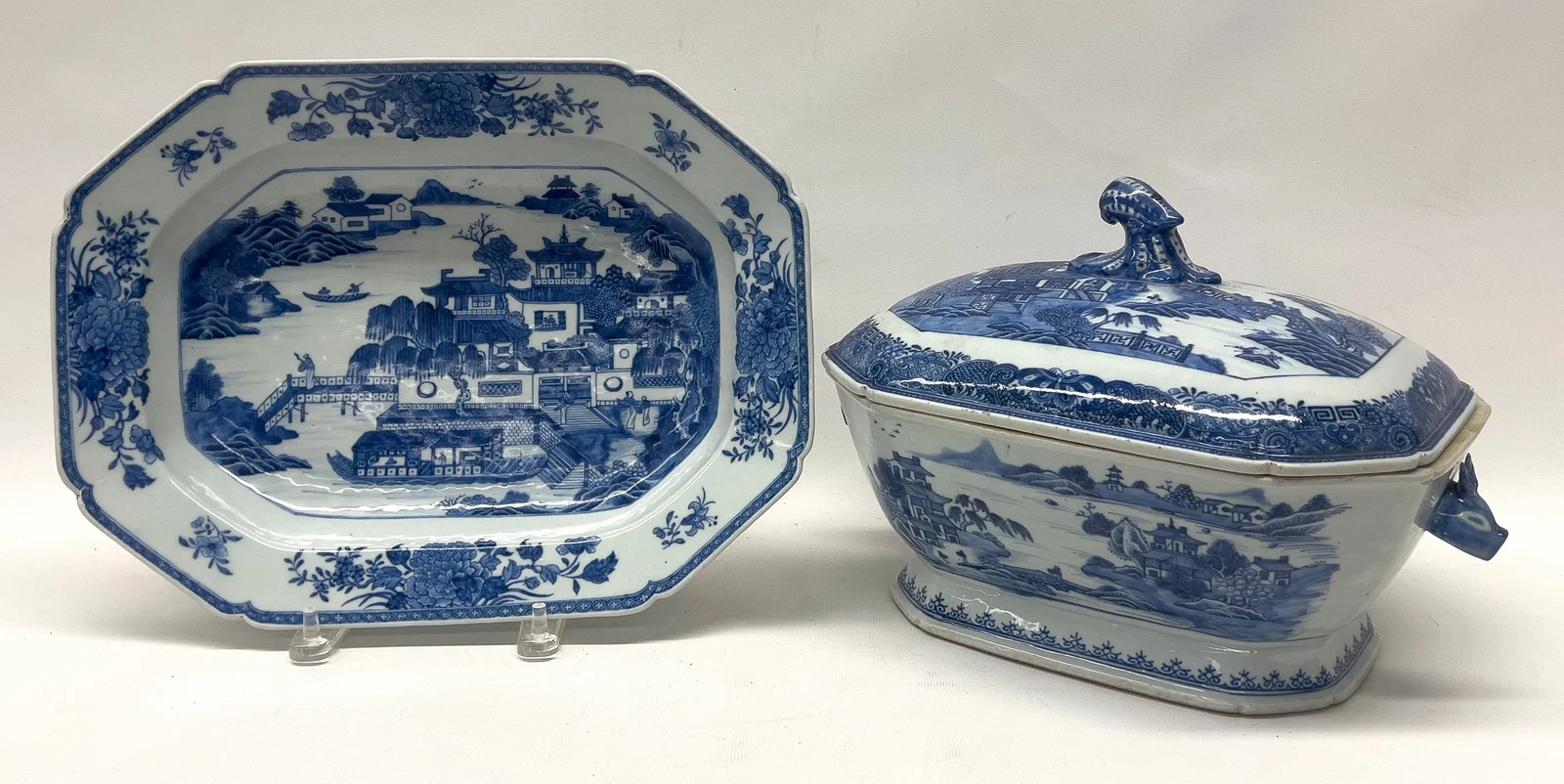 (on 2) CHINESE EXPORT BLUE AND WHITE PORCELAIN