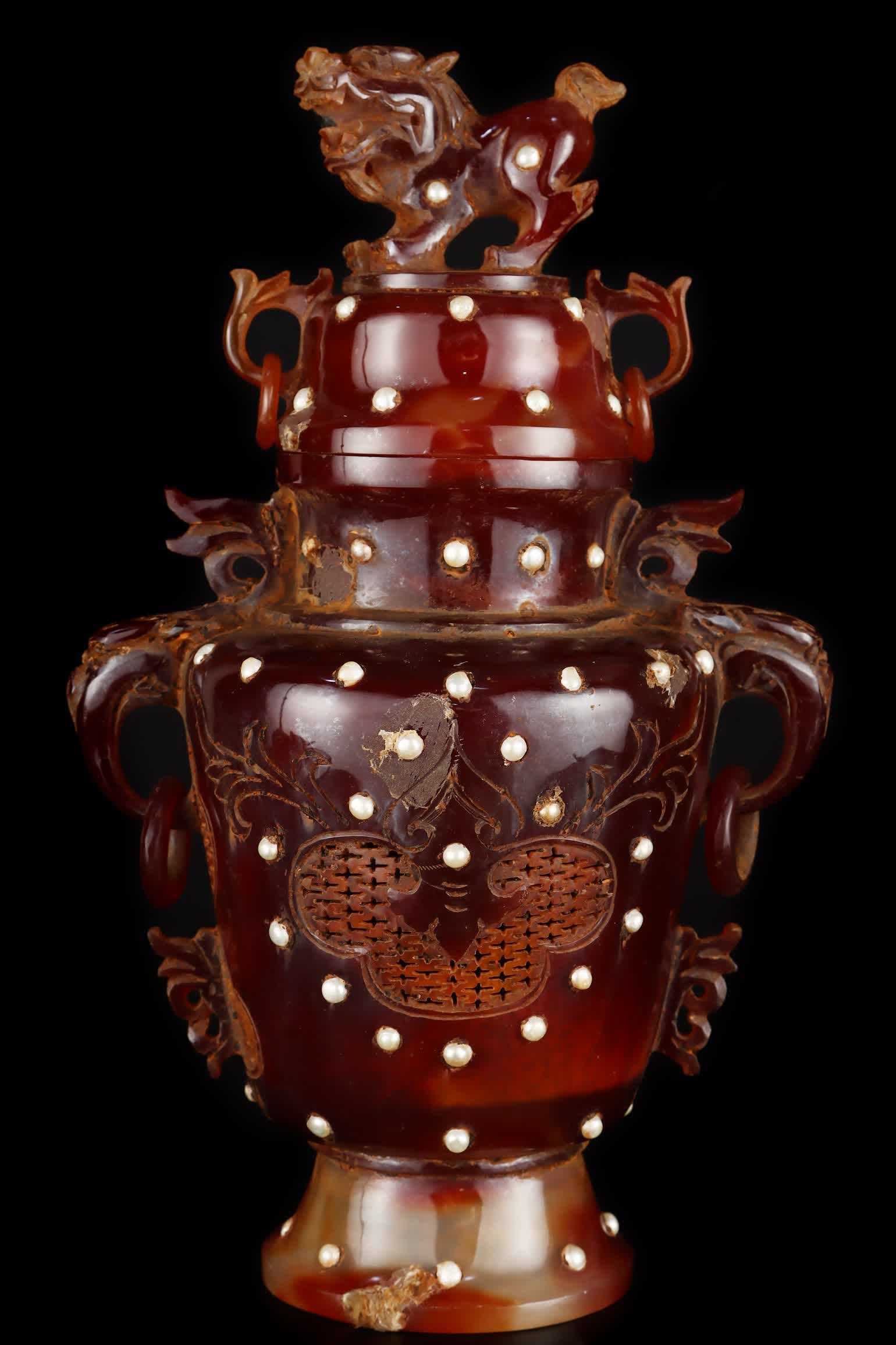 One piece amphora onyx bottle