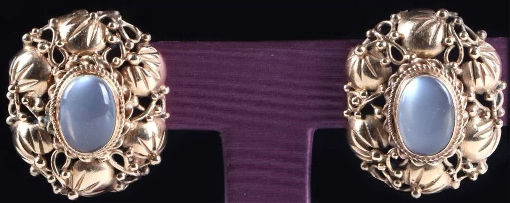 ORNATE 14K YELLOW GOLD LADIES CLIP-ON EARRINGS