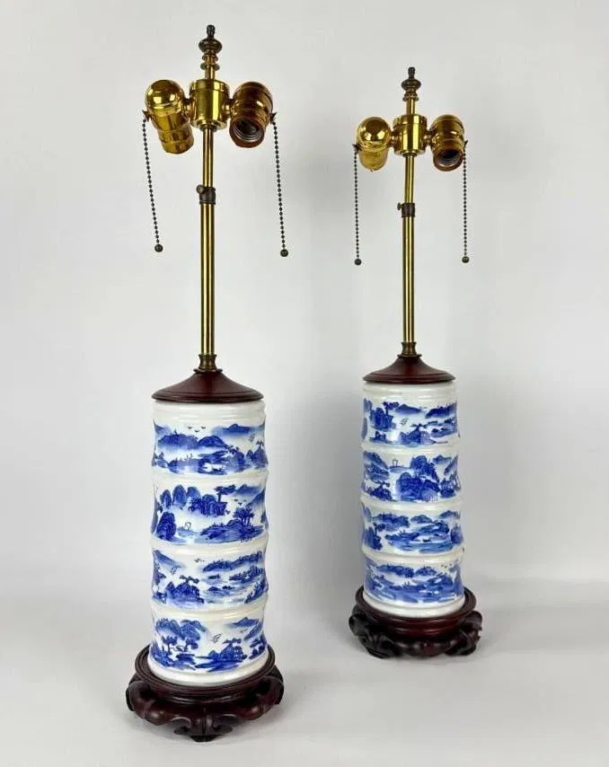 PAIR OF CHINESE BLUE AND WHITE PORCELAIN CYLINDER VASE TABLE LAMPS