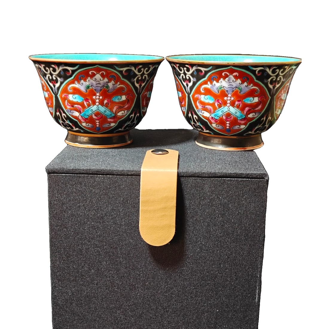 Pair of Qing Yongzheng Enamel Cups