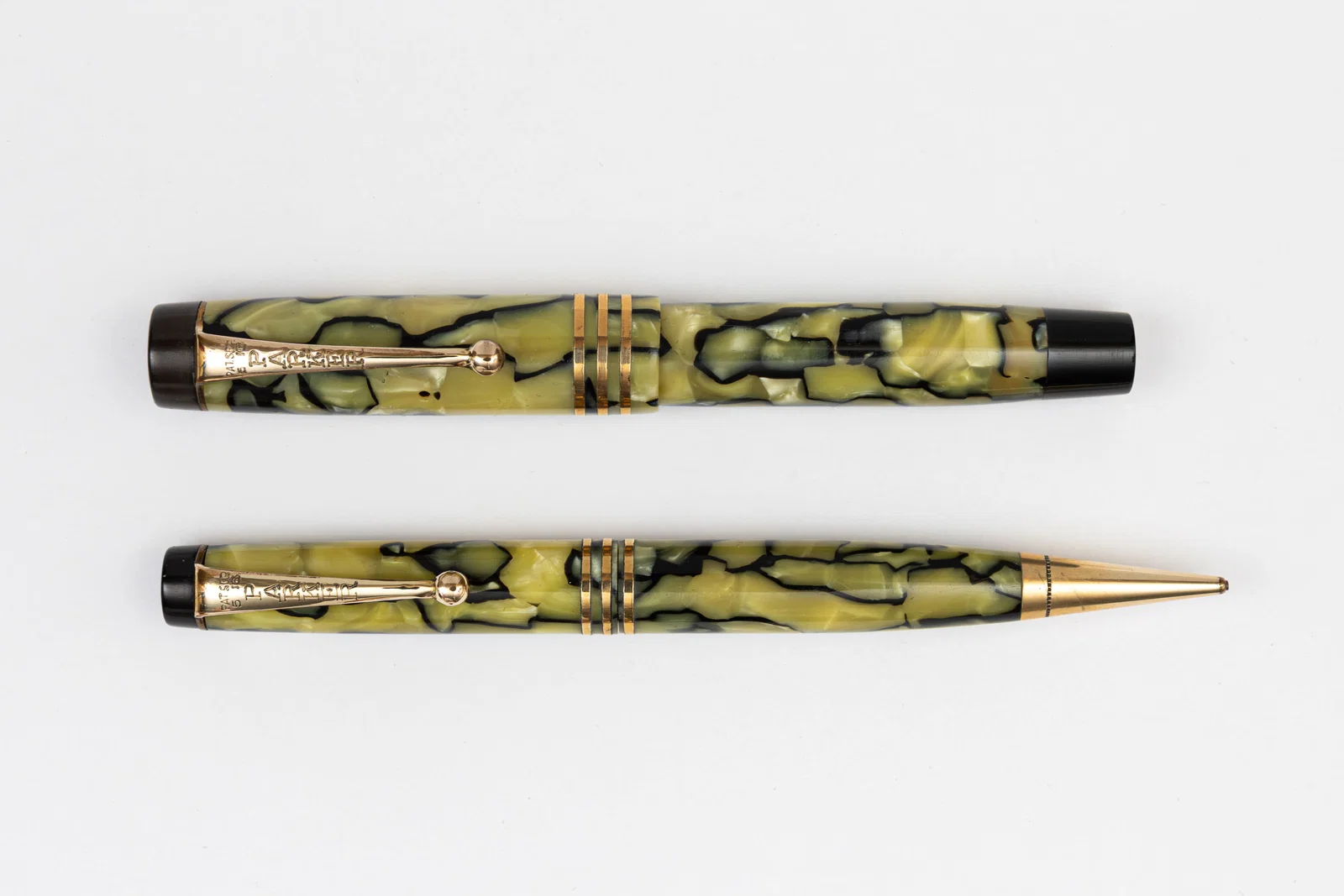 Parker Duofold Streamline Moderne Black & Pearl Fountain Pen Set