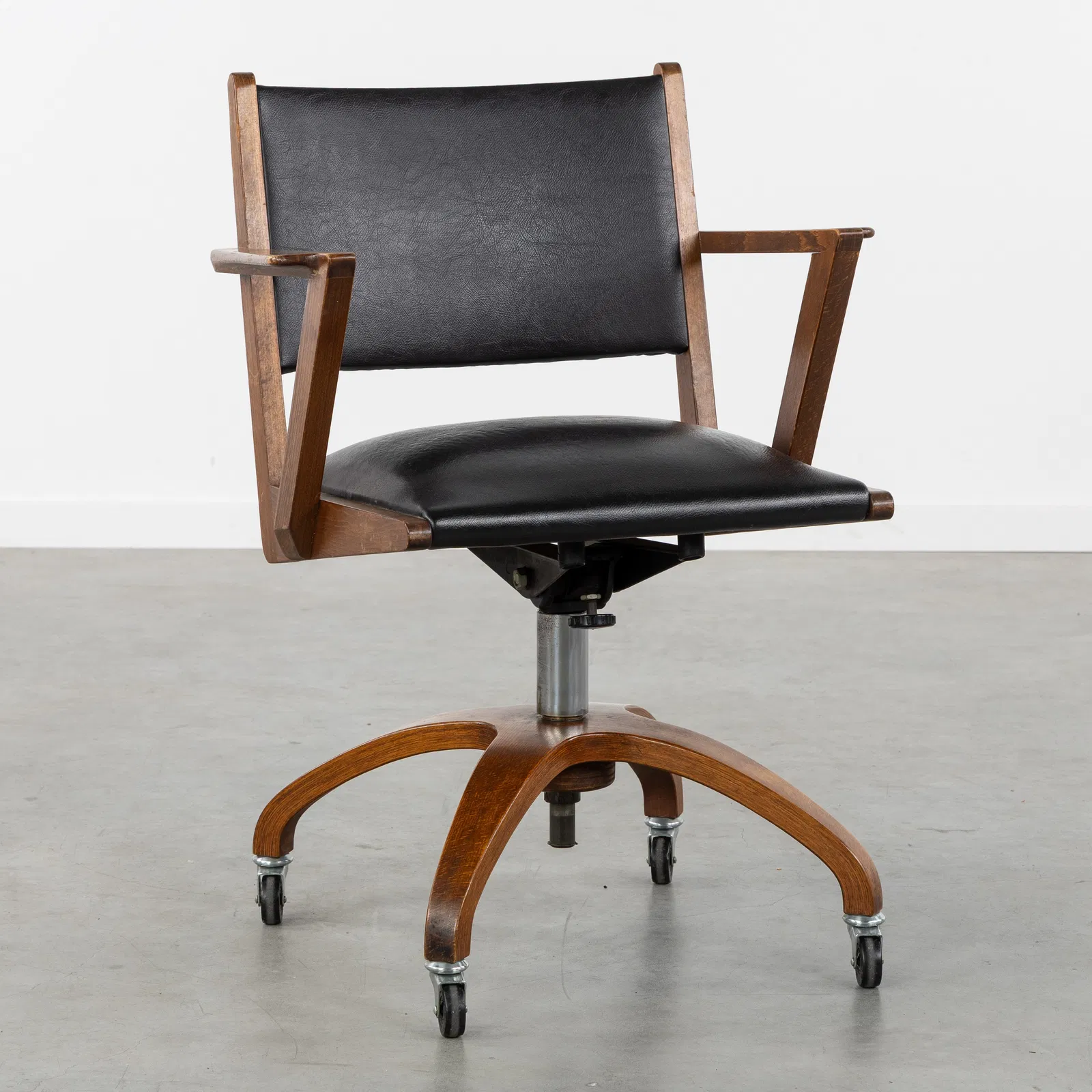 Paul Vandenbuclke (XX) 'Executive Office Chair, EFAC, 305A', a reclining office chair, for De Coene,