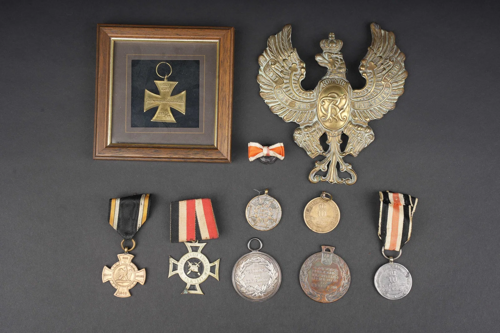 Plaques de casque a pointe. Pickelhaube helmet plates