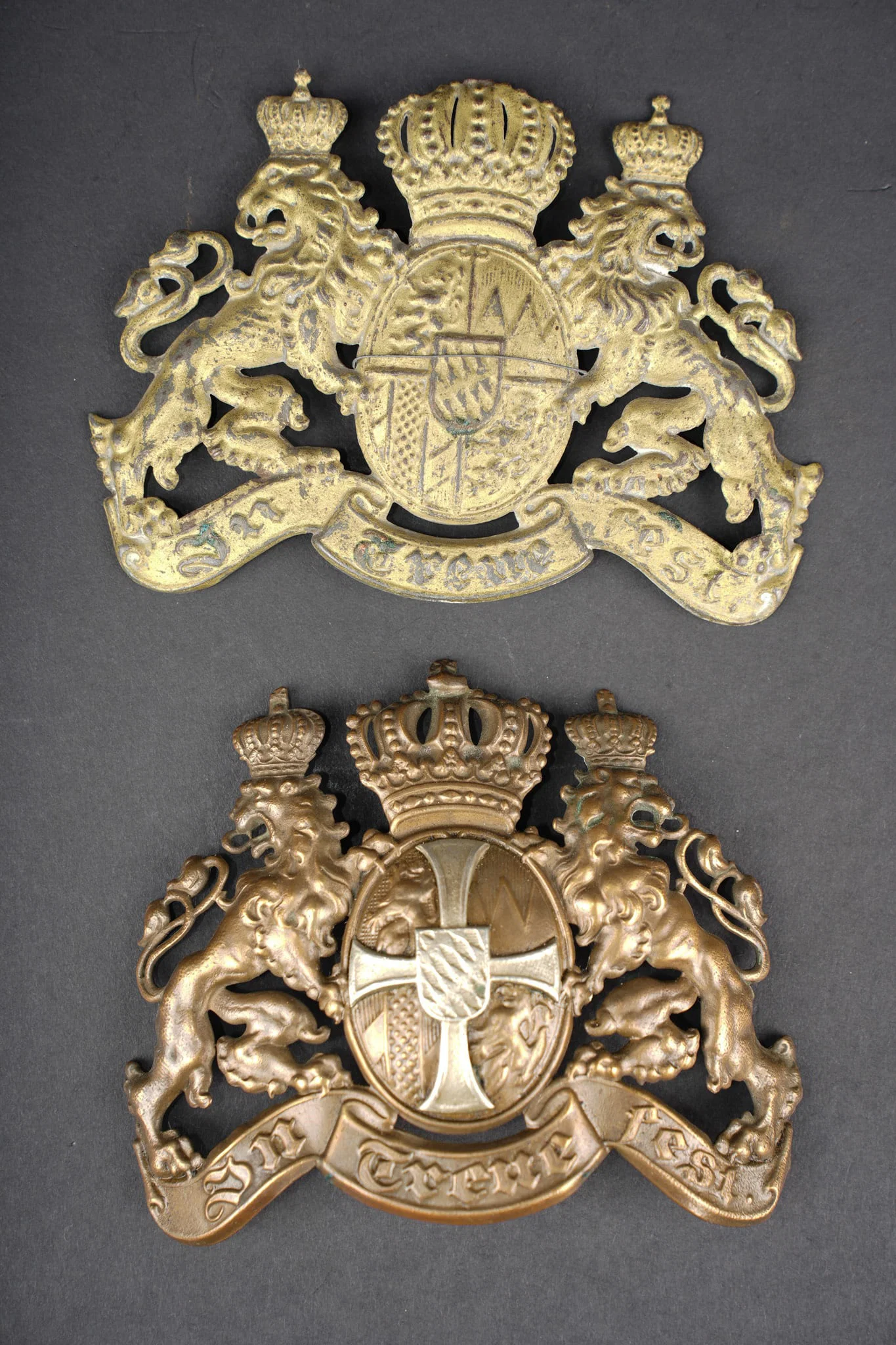 Plaques de casques a pointe bavarois. Bavarian pickelhaube plates