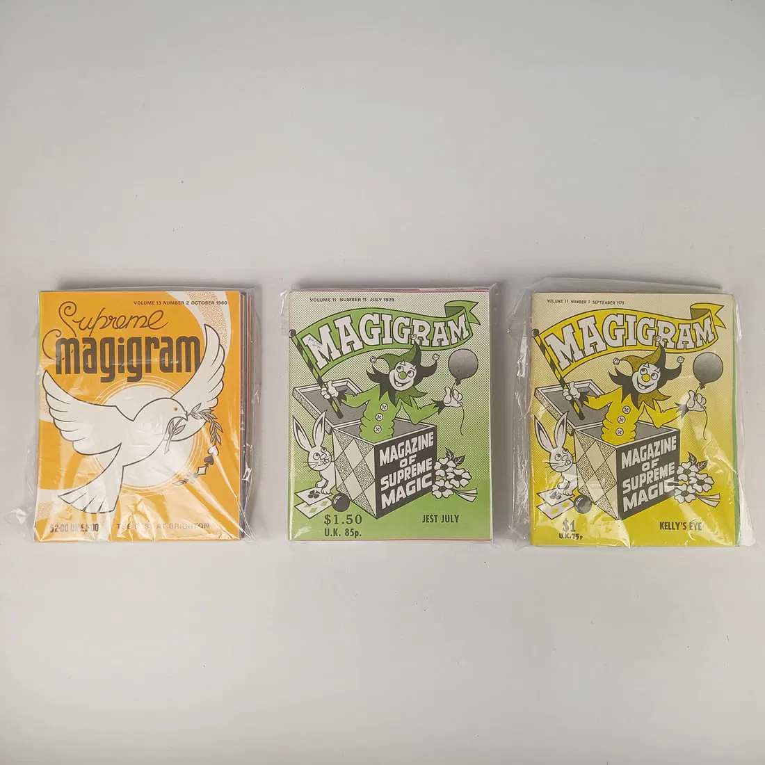 Plastic box with 19 x 6 volumes of MAGIC GRAMM plus other volumes