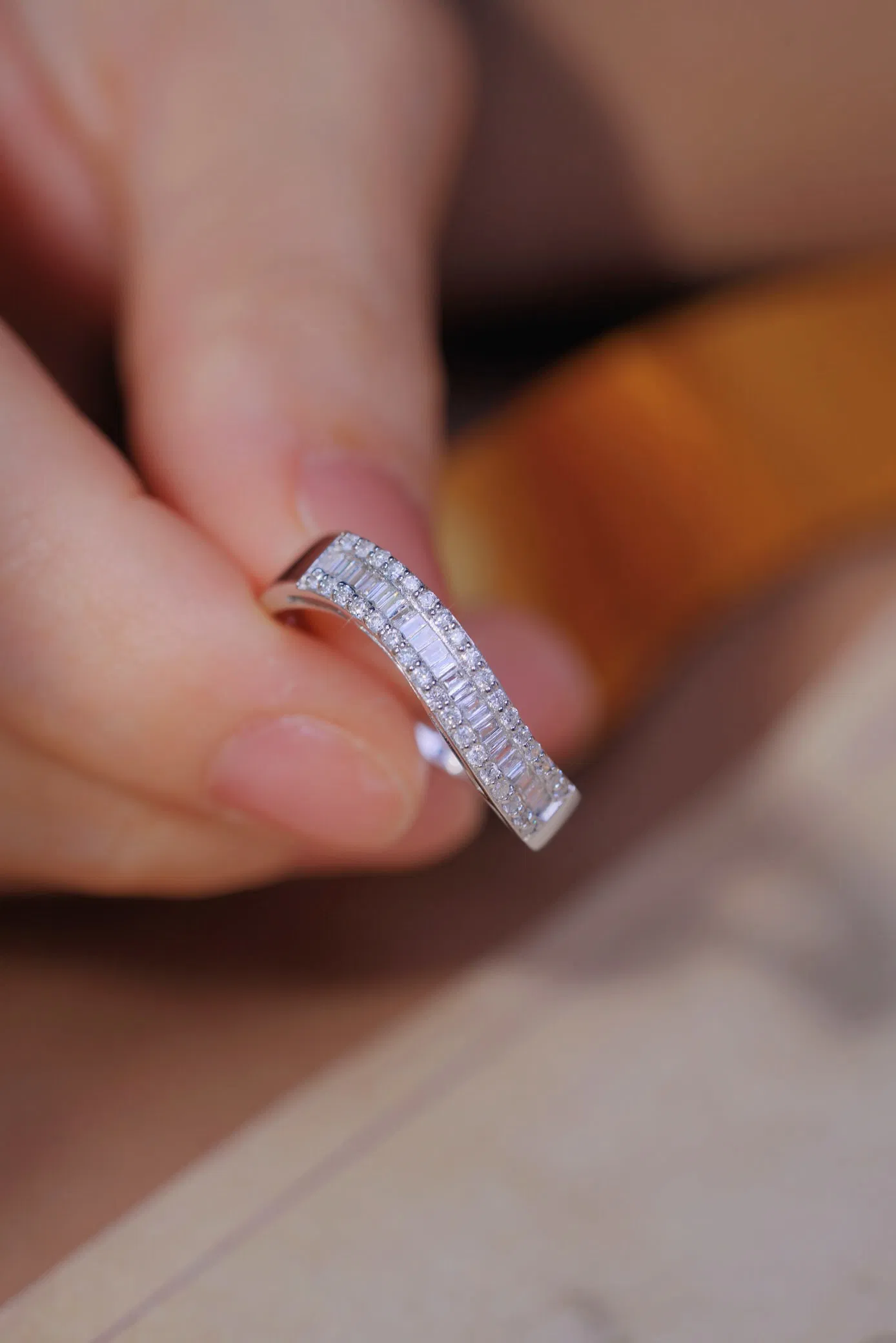 Platinum 900 natural diamond ring