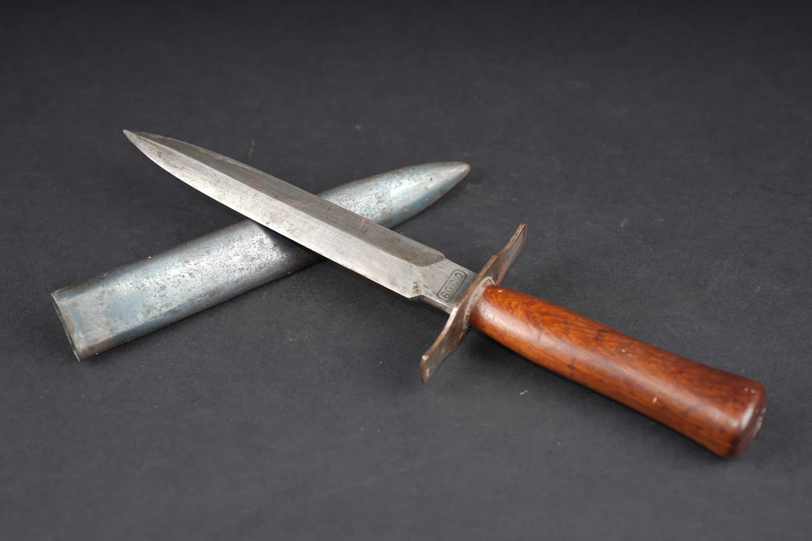 Poignard francais Le Vengeur. French dagger Le Vengeur