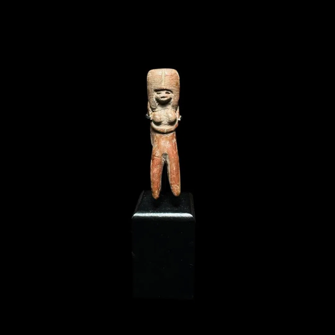 Pre-Columbian Valdivia Pottery “Venus” Female Figure, Ecuador