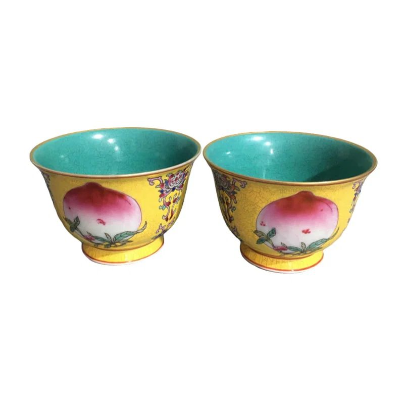 Qianlong Famille Rose Tea Cup with Gilt Decoration
