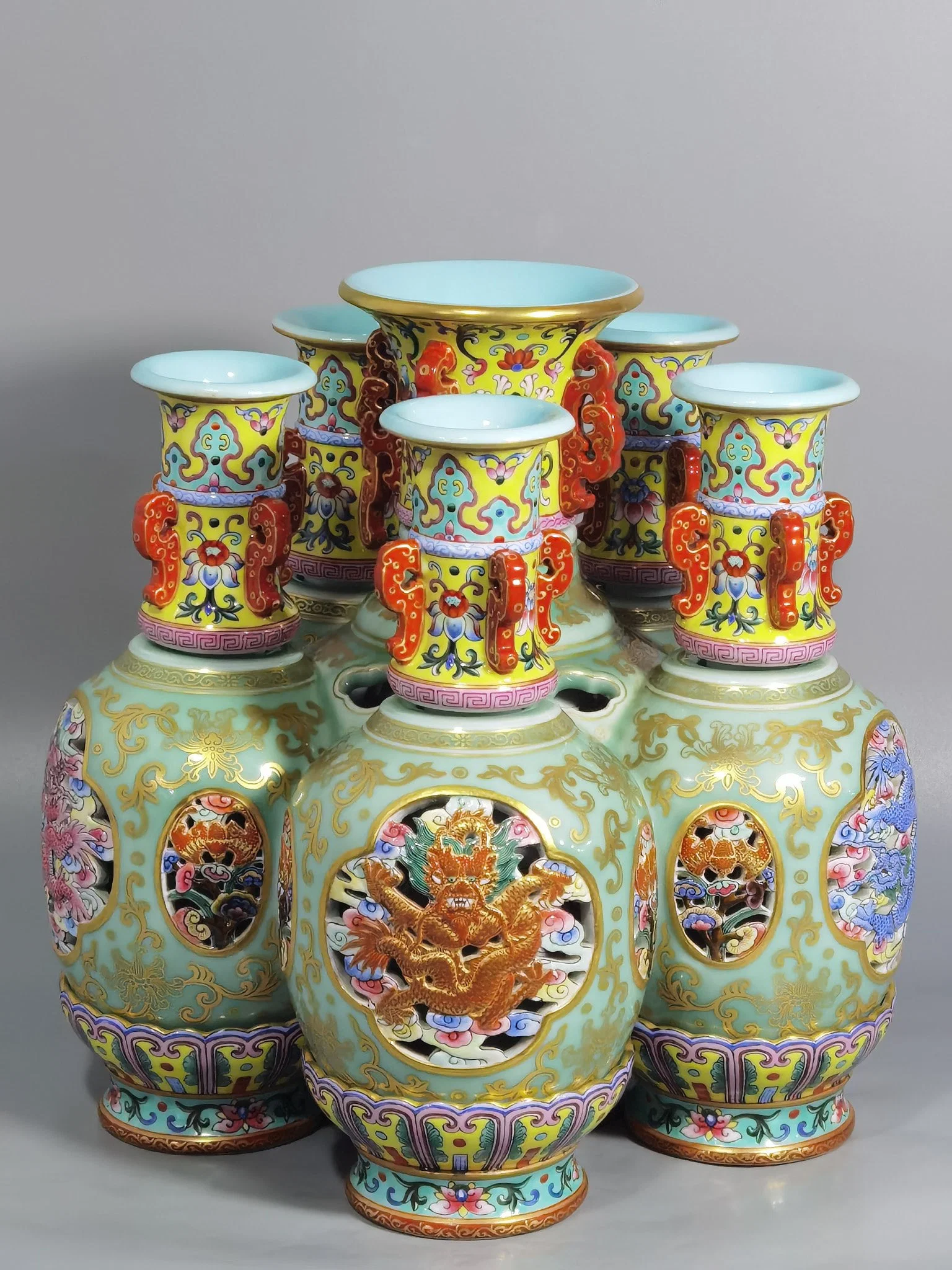 Qianlong period Qing Dynasty bean green glaze with gold lotus windowed dragon six-piece revolving