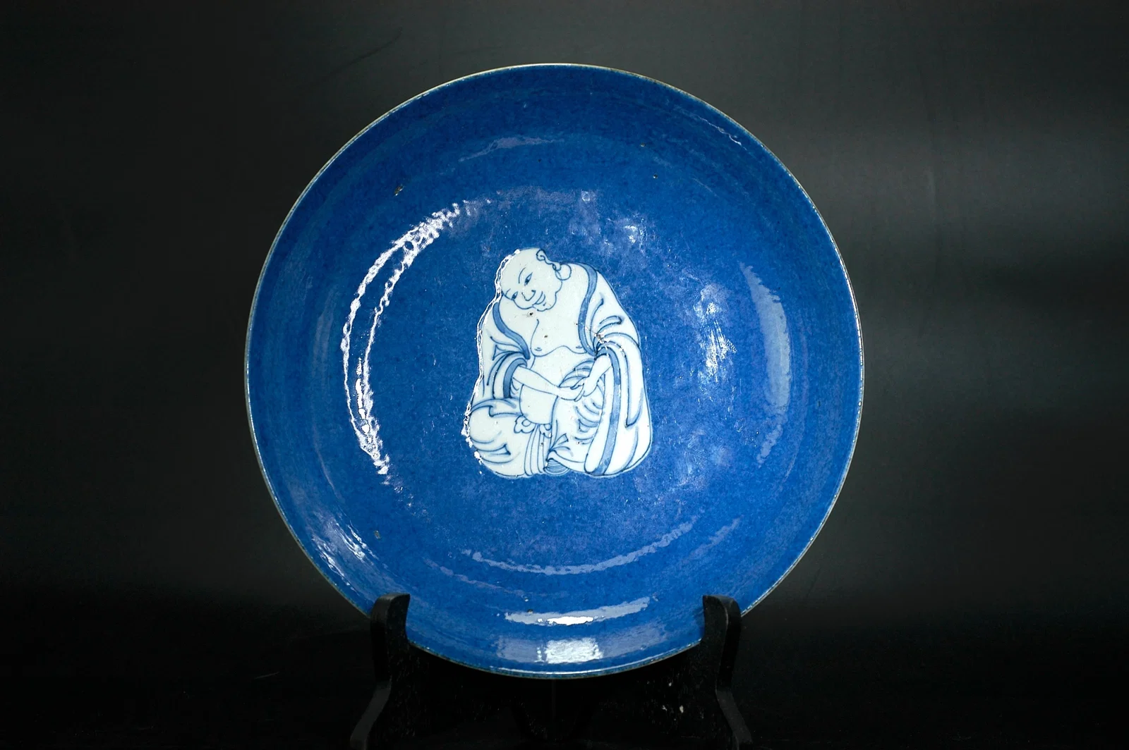 Qing Dynasty Blue Splashed Glaze Reserved Blue and White Luohan Plate