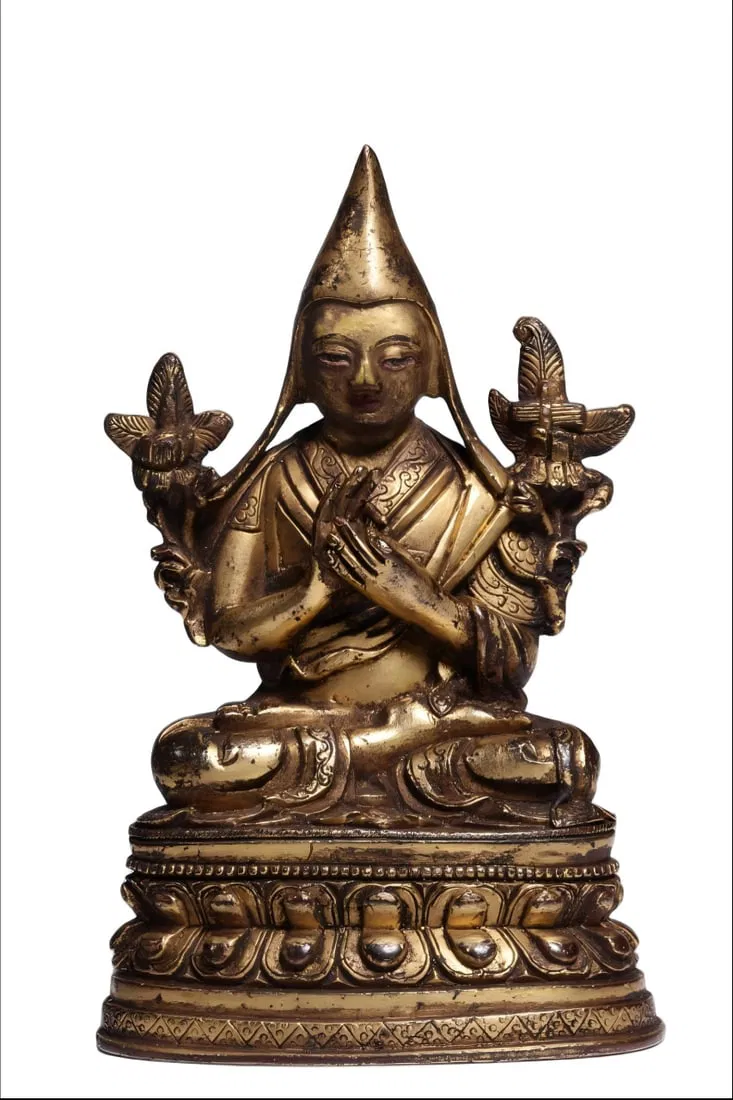 QING DYNASTY GILT BRONZE SEATED STATUE OF TSONGKHAPA