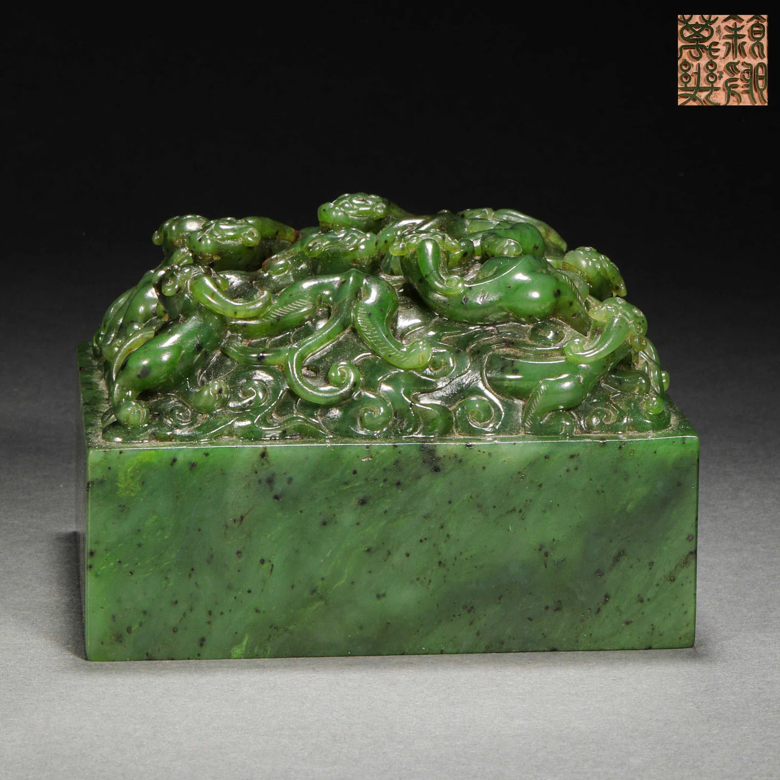 Qing Dynasty Hetian jade emerald beast head seal