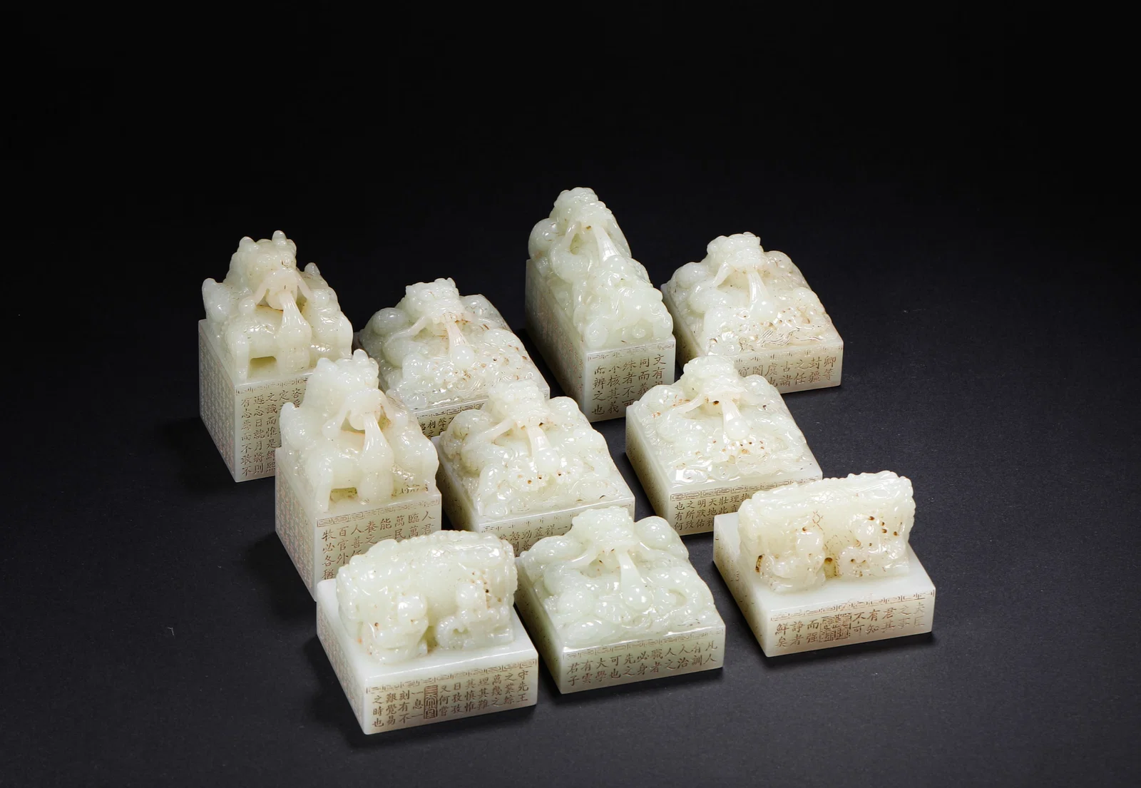 QING DYNASTY HETIAN JADE INTERWOVEN DRAGON BUTTON JADE SEAL