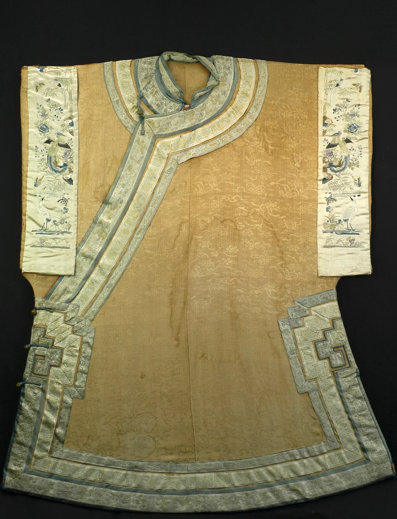 Qing Dynasty Mid-to-Late Period Han Chinese Ladies' Embroidered Silk Jacket with Cuff