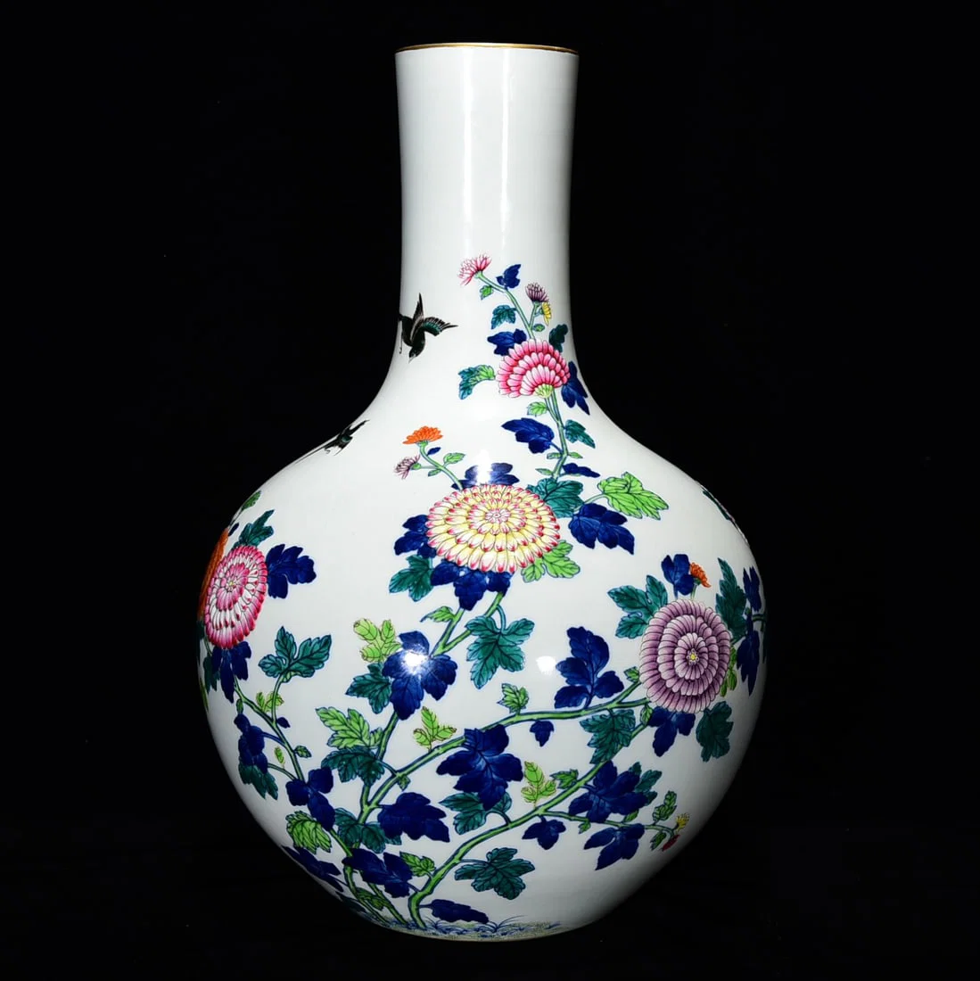 Qing Dynasty Qianlong blue and white pastel flower celestial vase
