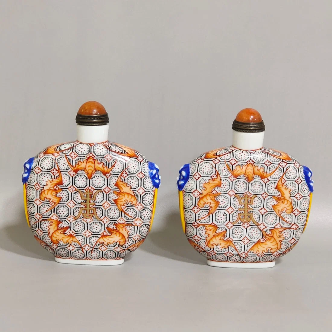 Qing Dynasty Qianlong Fushou Shuangshou snuff bottle