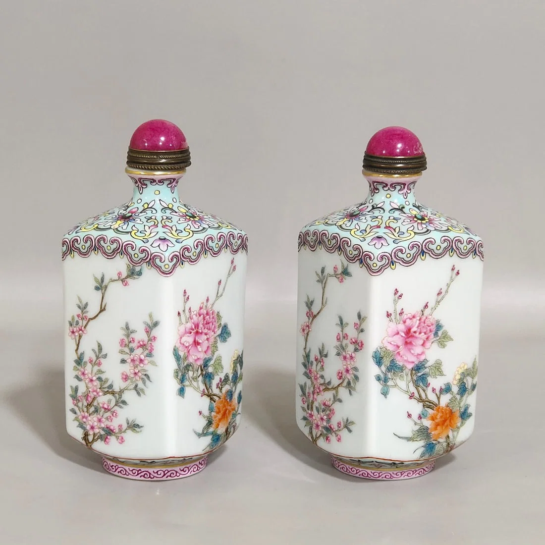 Qing Dynasty Qianlong Greenland Four Seasons Flower Snuff Bottle