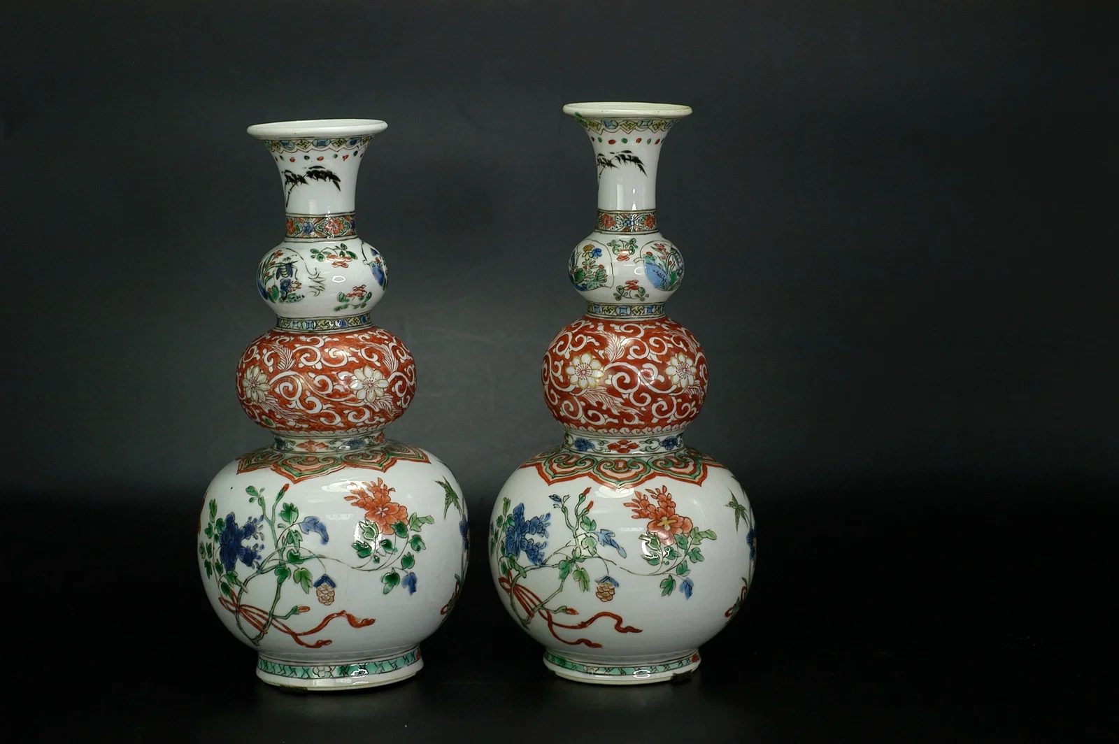 Qing Dynasty Wucai Floral Insect Gourd Vase, a Pair