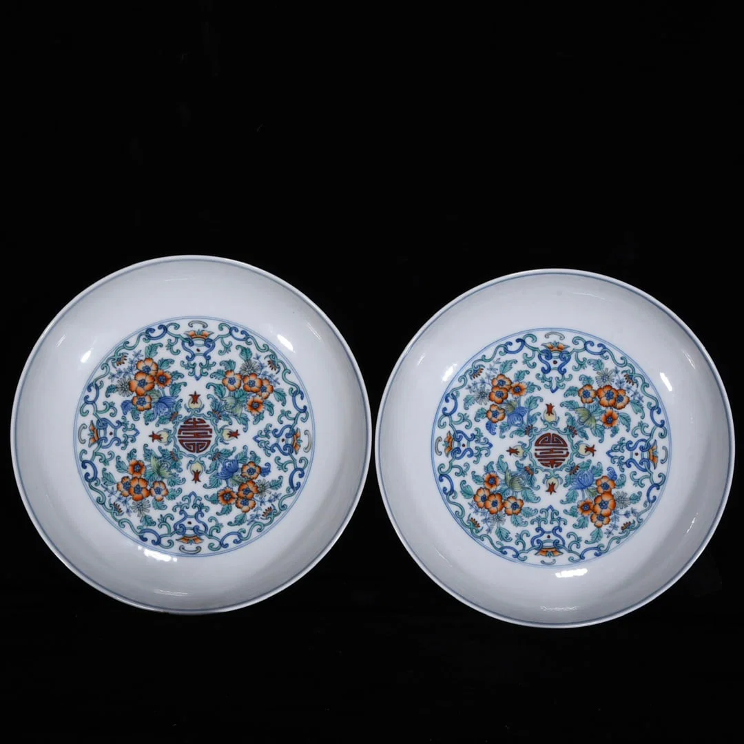 Qing Dynasty Yongzheng Doucai flower porcelain plate
