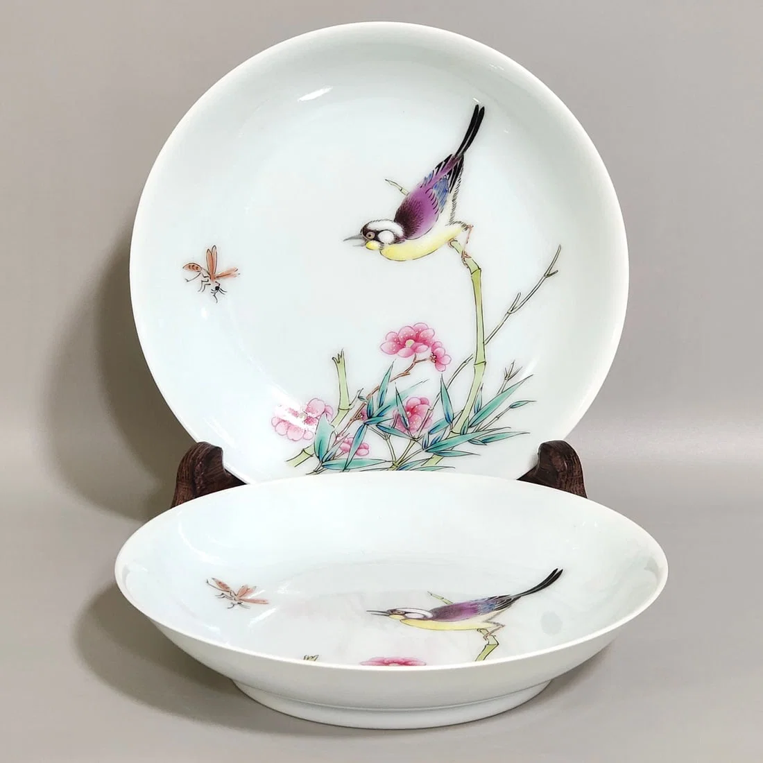 Qing Dynasty Yongzheng Famille rose flower and bird porcelain dish