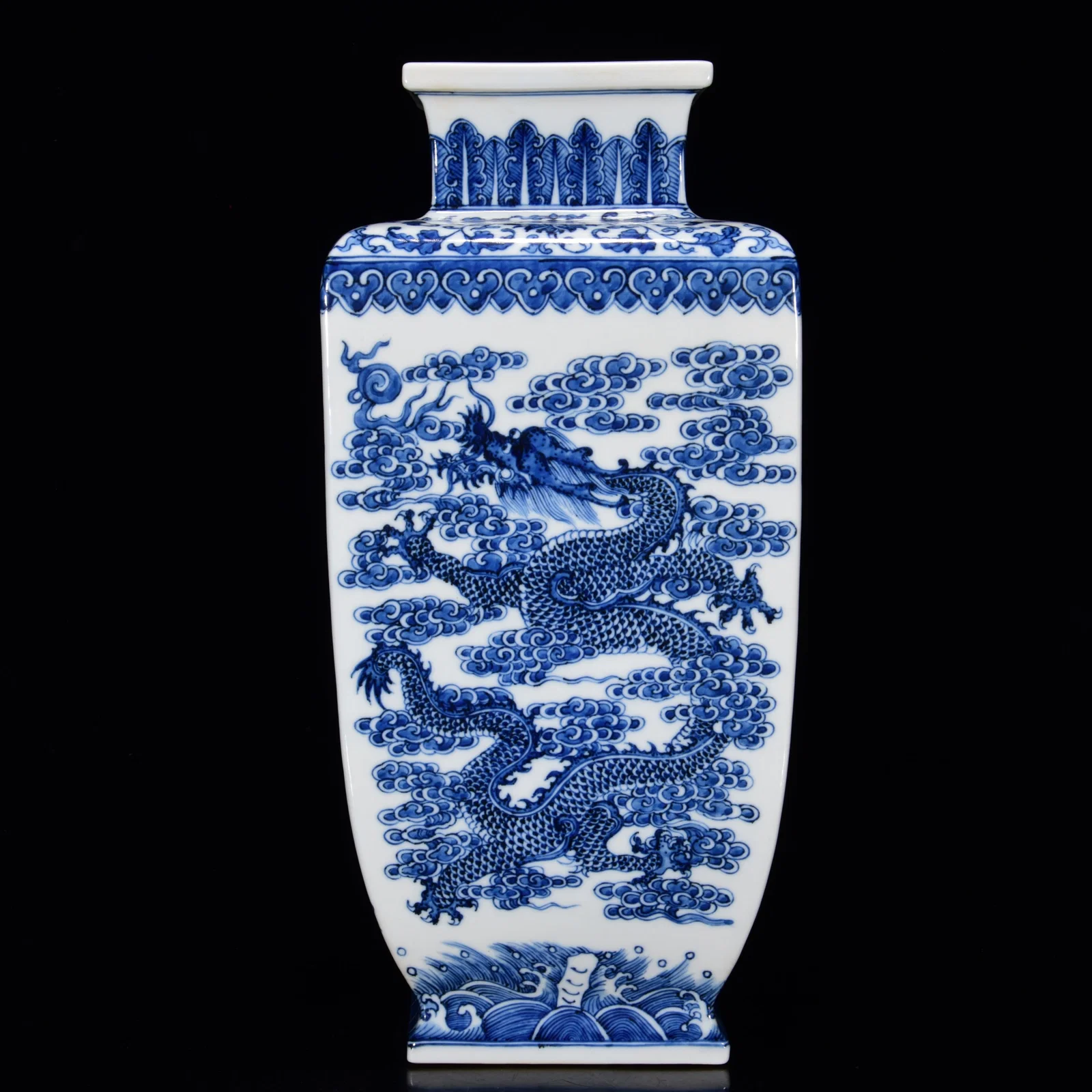 Qing Dynasty Yongzheng period blue and white dragon porcelain square vase