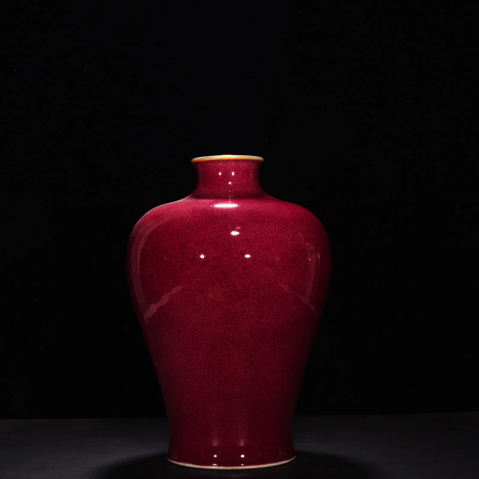 Qing Dynasty Yongzheng ruby red glaze ice cracked plum vase