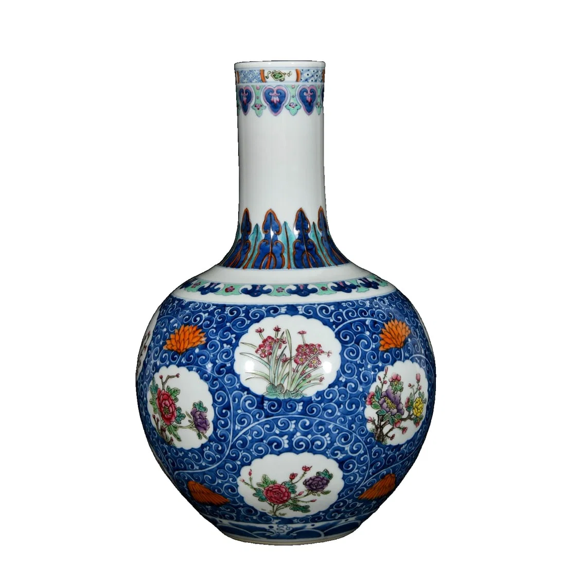 Qing Xuantong blue and white famille rose celestial globe vase