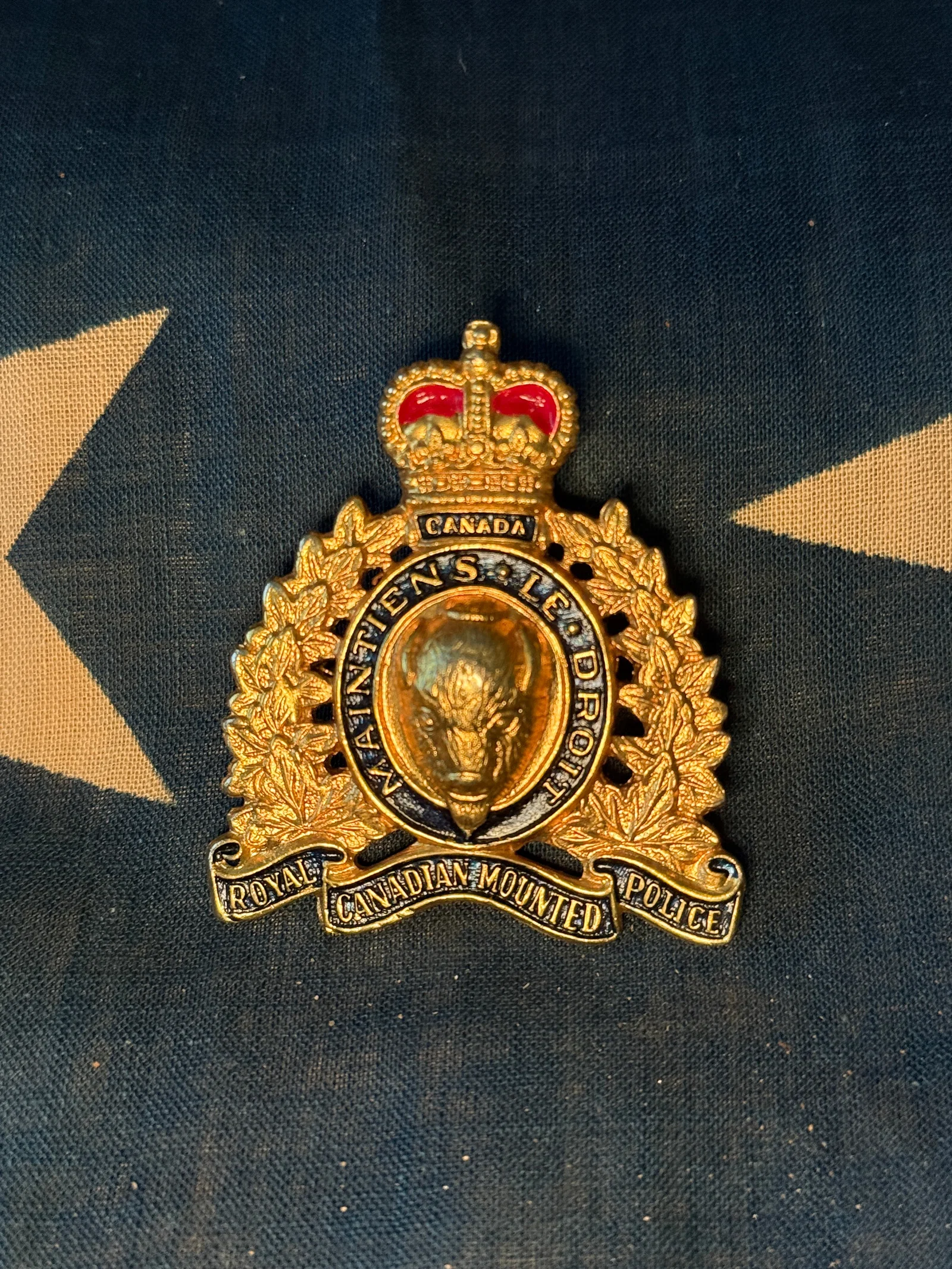 Royal Canadian Mounted Police (RCMP) Cap Badge