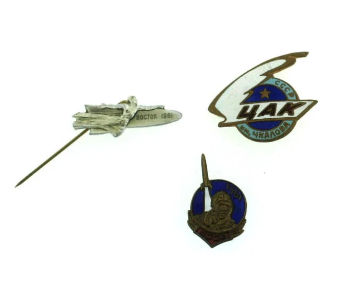 RUSSIAN VINTAGE BADGE SET PIN USSR CHKALOV GAGARIN 1961 VOSTOK ENAMEL METAL