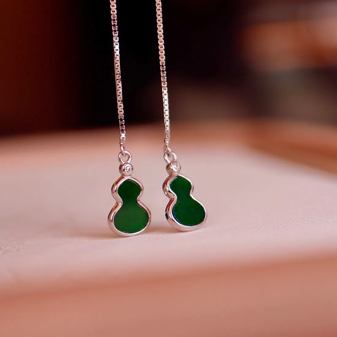 S925 pure silver natural jadeite gourd ear thread