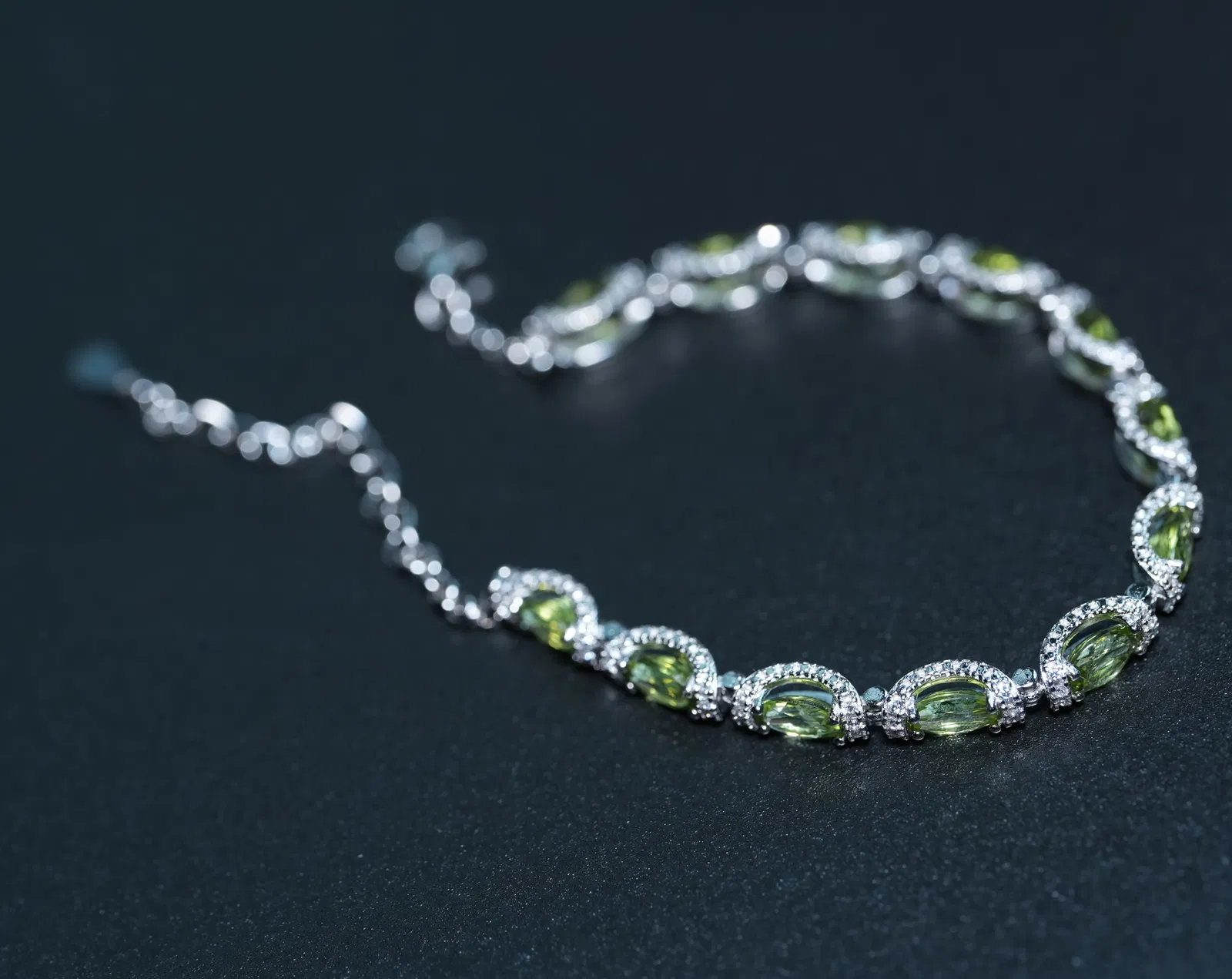 S925 sterling silver bracelet with natural peridot