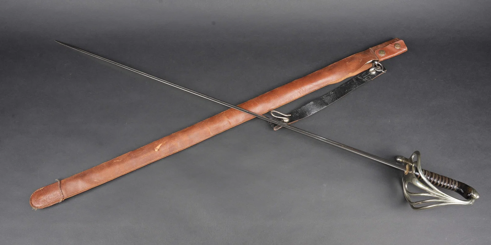 Sabre d officier d infanterie a contre-garde sur le modele 1882. Infantry Officer’s Sabre with