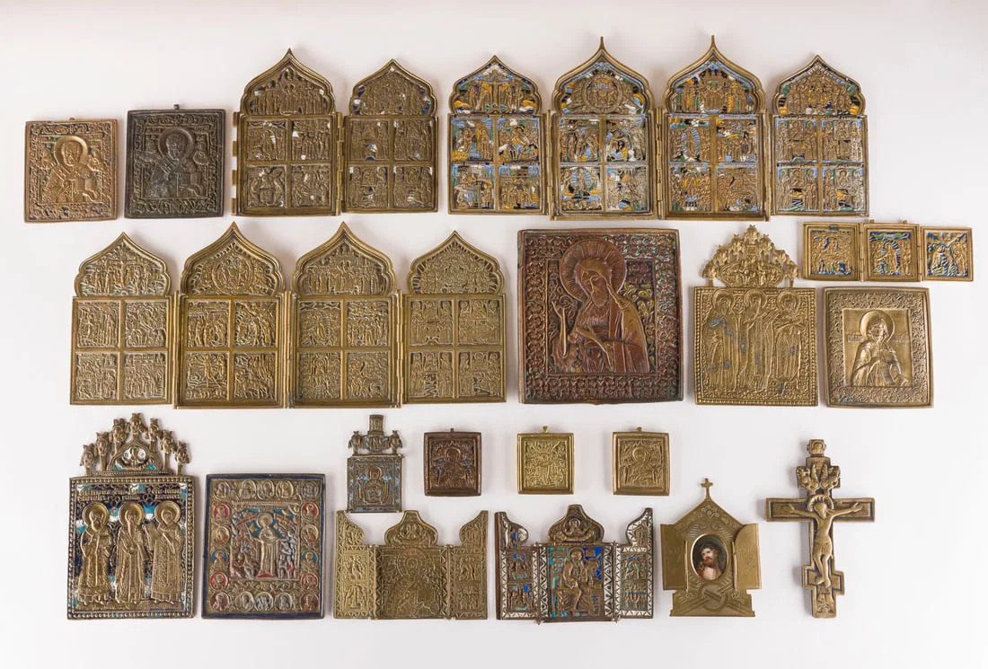 | SAMMLUNG VON 19 IKONEN: DARSTELLUNGEN CHRISTI UND DER GOTTESMUTTER, AUSGEWAeHLTE HEILIGE SOWIE