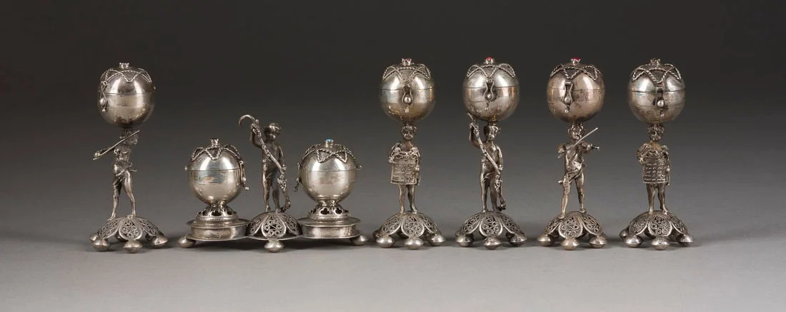 | SAMMLUNG VON SECHS BESAMIM-BUeCHSEN MIT PUTTI