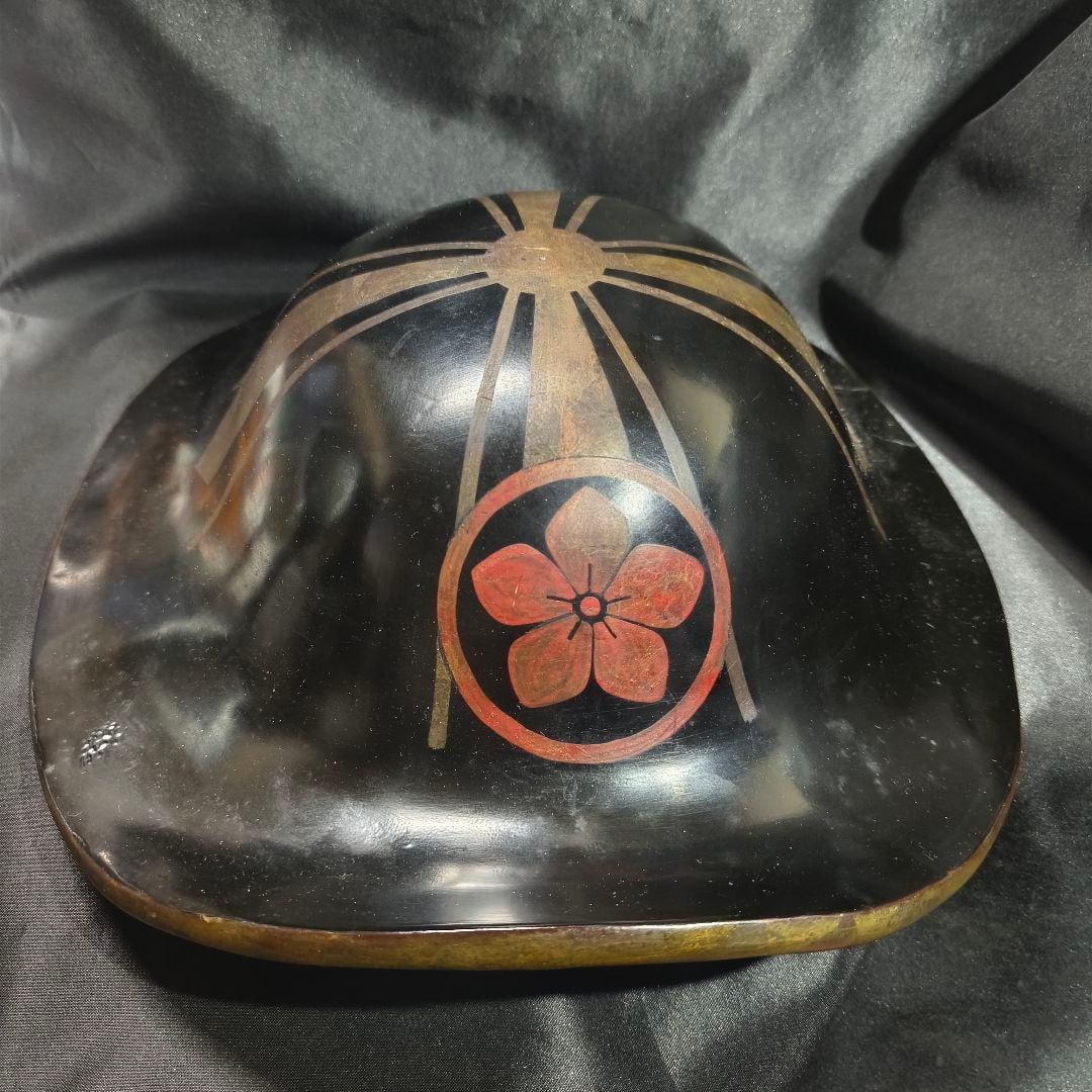 Samurai helmet with family crest, Edo period