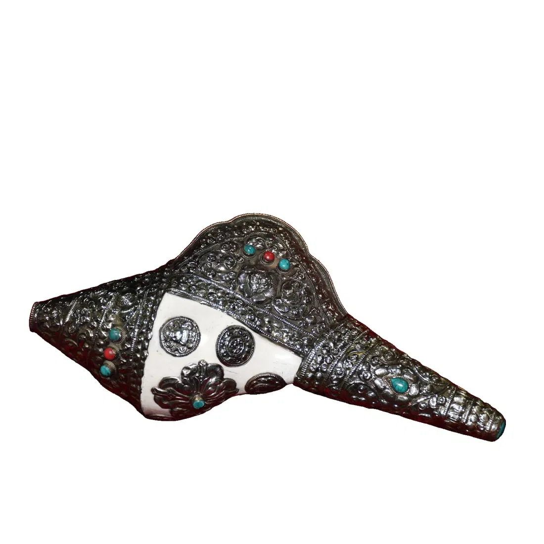Seashell-inlaid conch shell