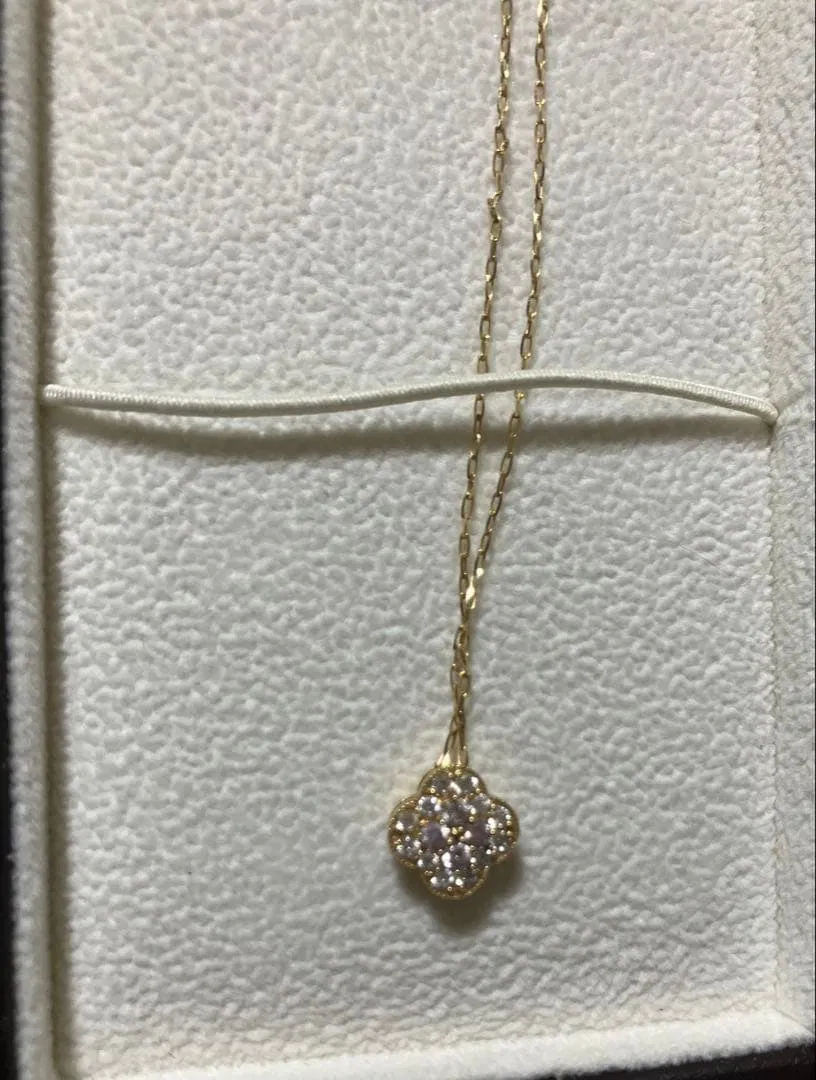 (Second-hand) 18K Gold Flower Diamond Necklace, Inlaid with Pink Diamonds