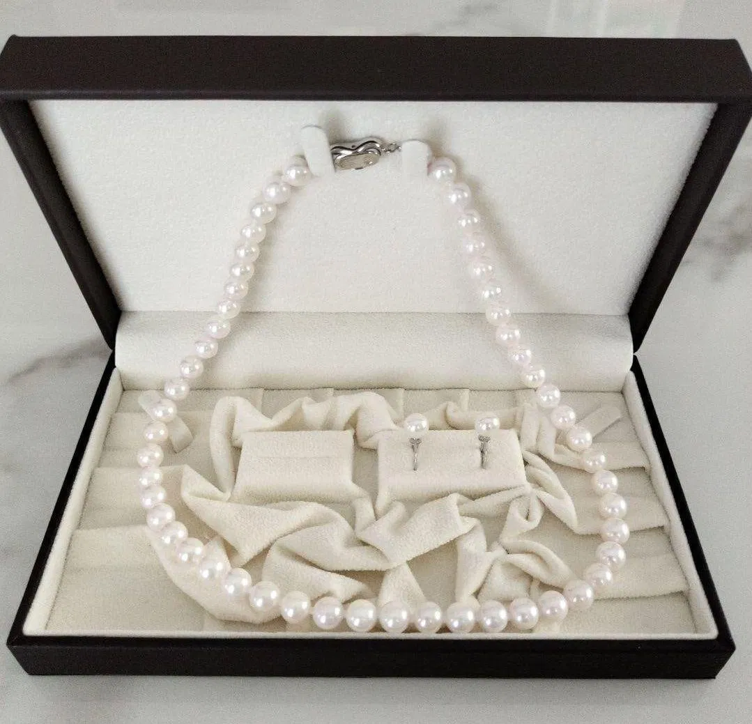 (Second-hand) Akoya Pearl Necklace and Earring Set