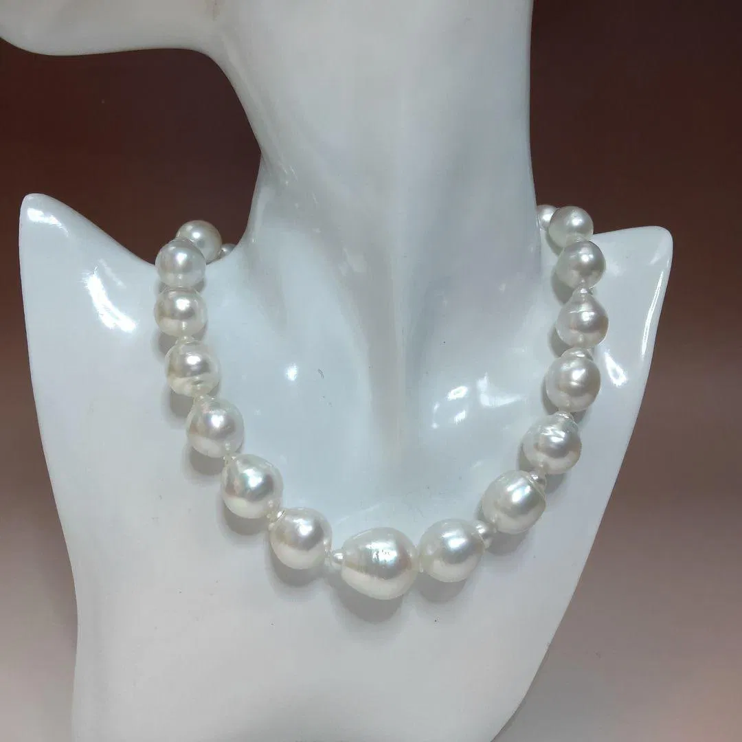 (Second-hand) Baroque pearl necklace