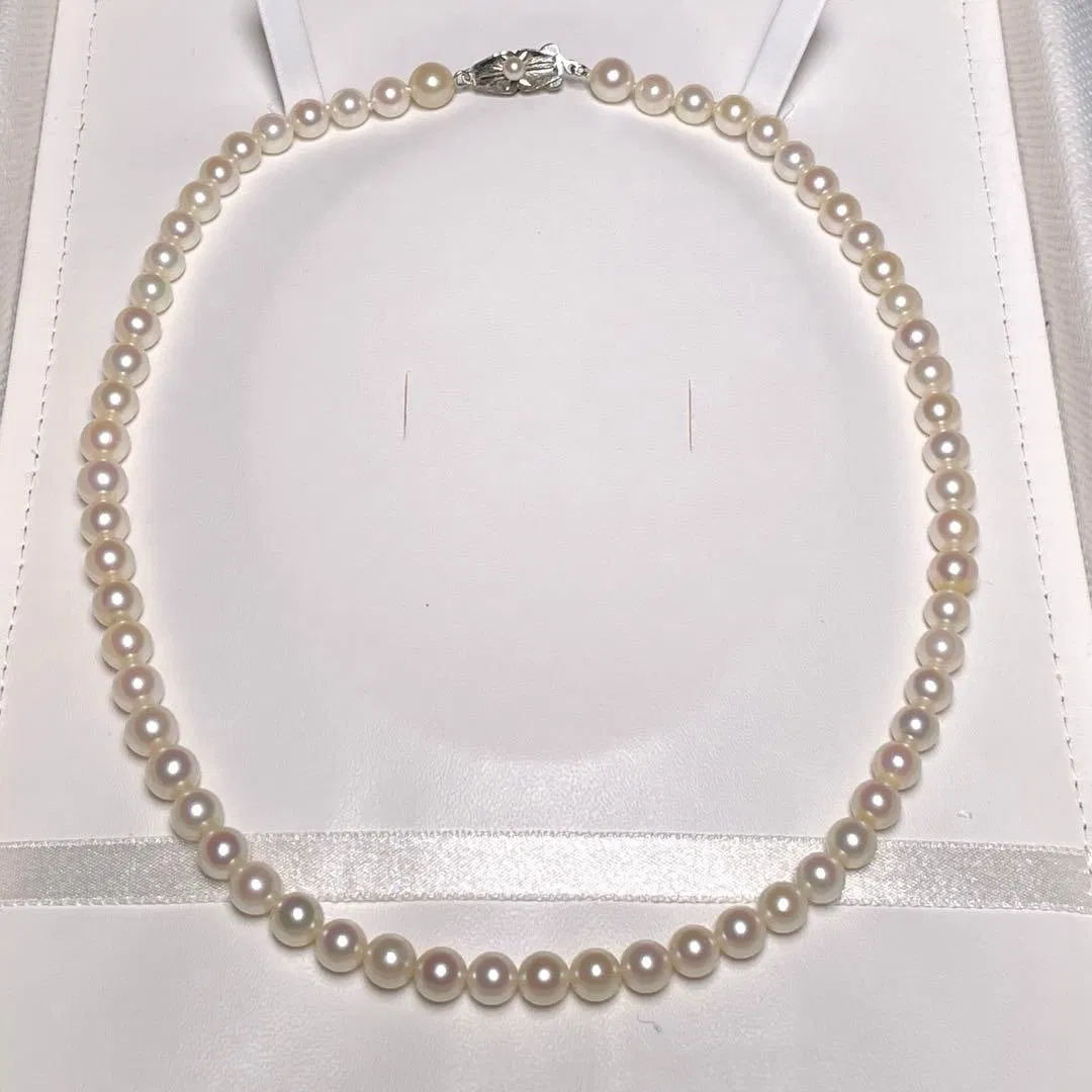 (Second-hand) Pearl necklace