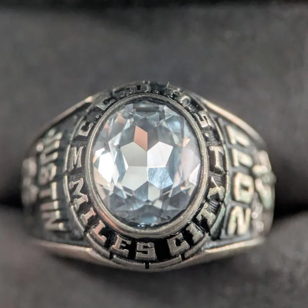 (Second-hand) Size 17, retro college style ring