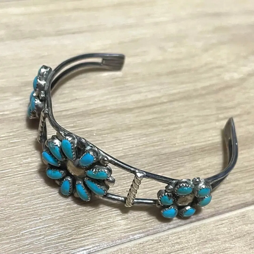 (Second-hand) Vintage silver bangle, set with turquoise, American casual style