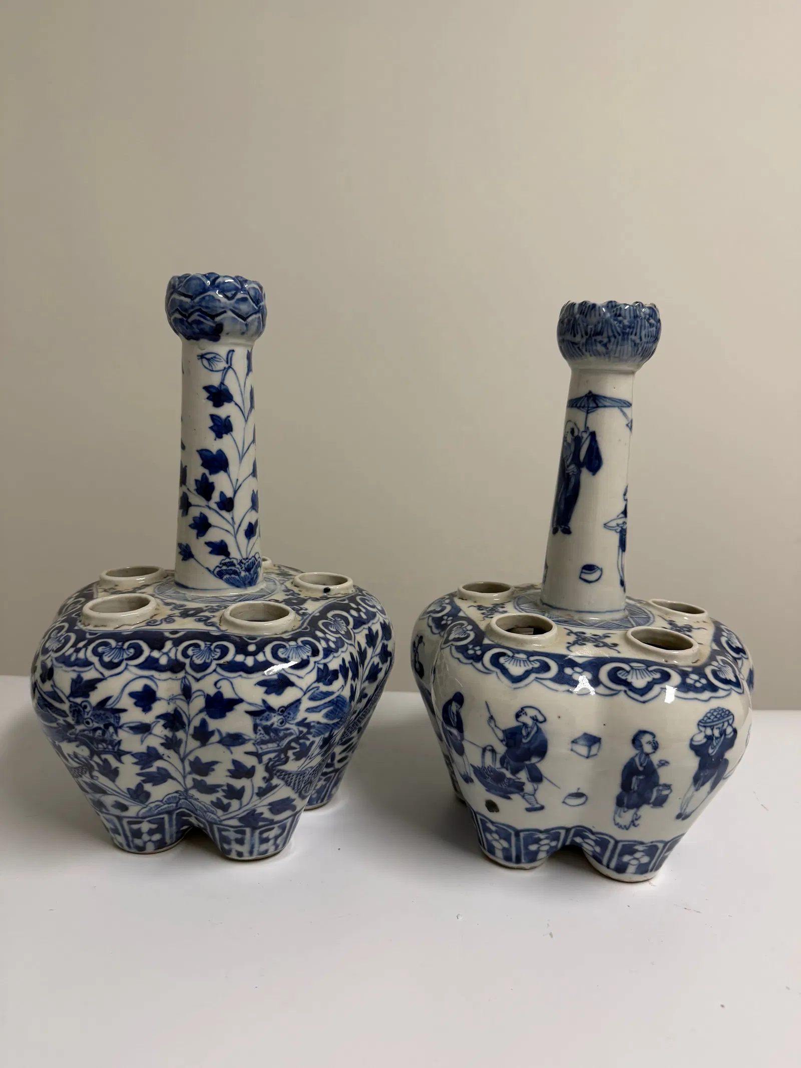 Set of 2 Chinese blue and white flowers vases