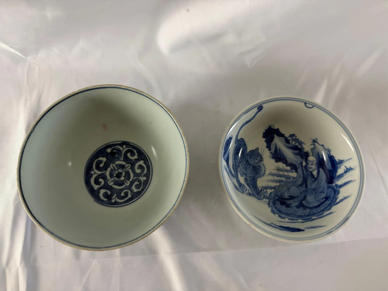 Set of 2 Chinese blue and white Porcelain China bowls
